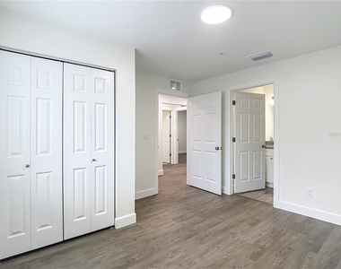 326 S Grosse Avenue - Photo Thumbnail 20