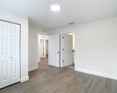 326 S Grosse Avenue - Photo Thumbnail 21