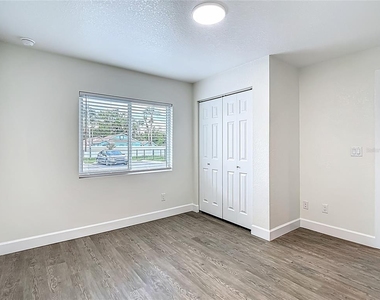 326 S Grosse Avenue - Photo Thumbnail 19