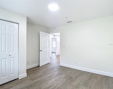 326 S Grosse Avenue - Photo Thumbnail 29