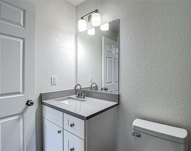 326 S Grosse Avenue - Photo Thumbnail 25