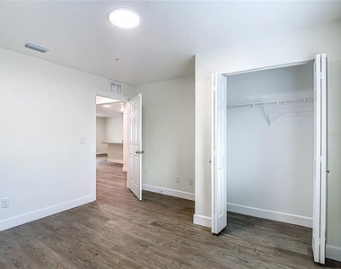 326 S Grosse Avenue - Photo Thumbnail 35