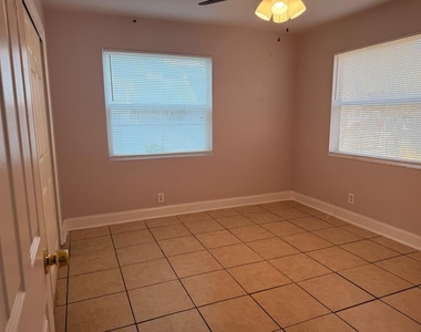 1327 43rd Street S - Photo Thumbnail 2
