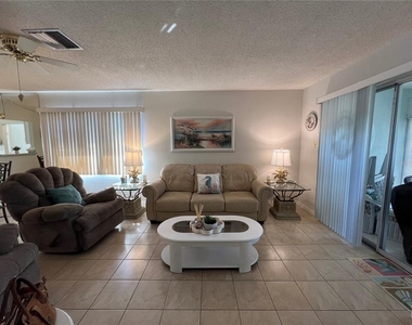 3668 Trophy Boulevard - Photo Thumbnail 7