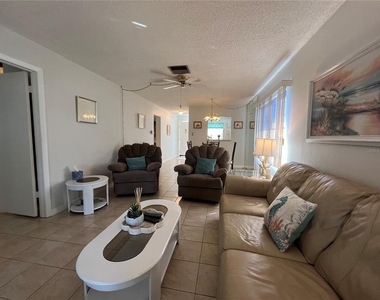 3668 Trophy Boulevard - Photo Thumbnail 4