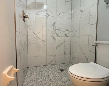 3668 Trophy Boulevard - Photo Thumbnail 19