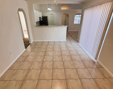 205 Churchill Court - Photo Thumbnail 6