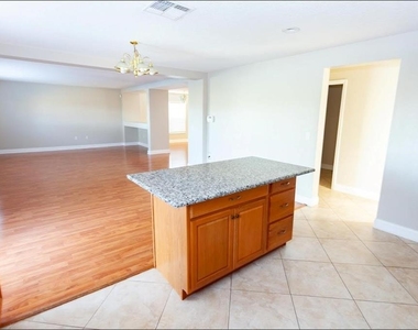 12827 Oulton Circle - Photo Thumbnail 10