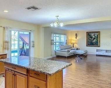 12827 Oulton Circle - Photo Thumbnail 8