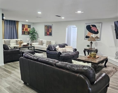 1745 Foxcreek Lane - Photo Thumbnail 12