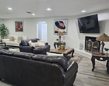 1745 Foxcreek Lane - Photo Thumbnail 11