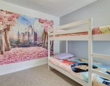 5004 Laguna Bay Circle - Photo Thumbnail 12