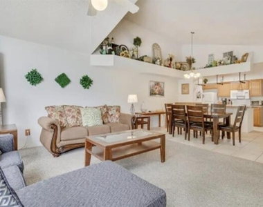 5004 Laguna Bay Circle - Photo Thumbnail 4