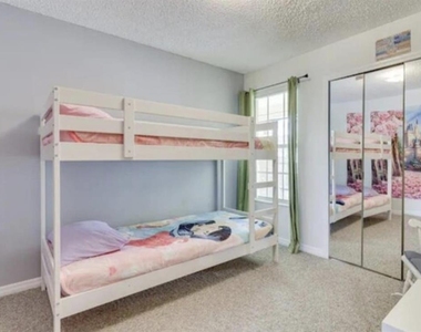 5004 Laguna Bay Circle - Photo Thumbnail 13
