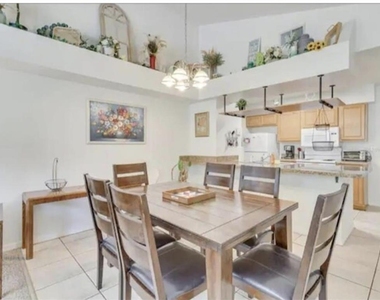 5004 Laguna Bay Circle - Photo Thumbnail 5