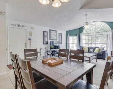 5004 Laguna Bay Circle - Photo Thumbnail 6