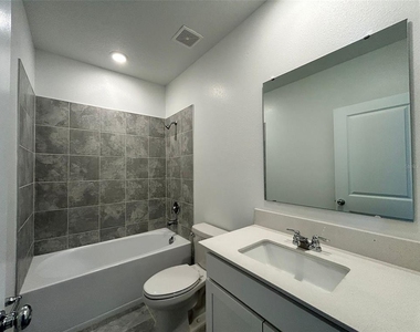3019 Chantilly Drive - Photo Thumbnail 15