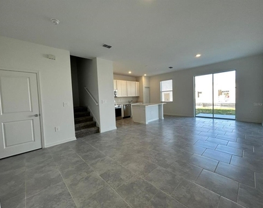 3019 Chantilly Drive - Photo Thumbnail 4