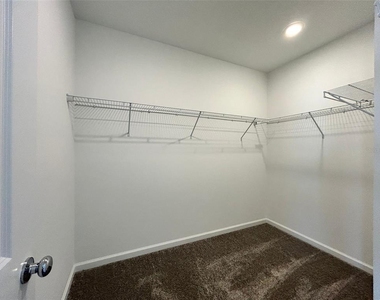 3019 Chantilly Drive - Photo Thumbnail 11