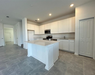 3019 Chantilly Drive - Photo Thumbnail 6