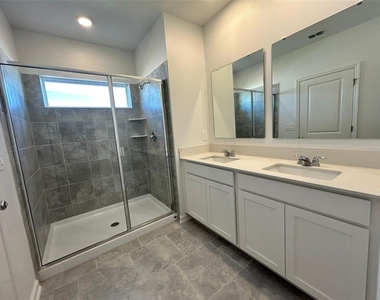 3019 Chantilly Drive - Photo Thumbnail 12