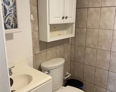 915 W Oak Ridge Road - Photo Thumbnail 10
