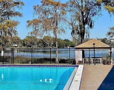 915 W Oak Ridge Road - Photo Thumbnail 16
