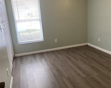 915 W Oak Ridge Road - Photo Thumbnail 8