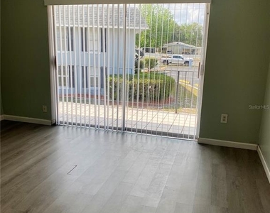 915 W Oak Ridge Road - Photo Thumbnail 2