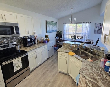 1851 Wimbledon Street - Photo Thumbnail 14