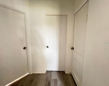 107 Oakland Drive - Photo Thumbnail 10
