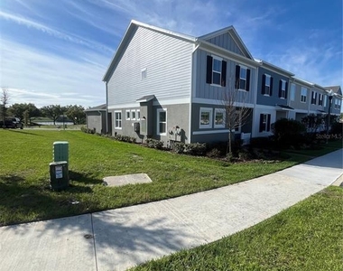 1500 Silver Lining Way - Photo Thumbnail 15