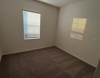 1500 Silver Lining Way - Photo Thumbnail 9