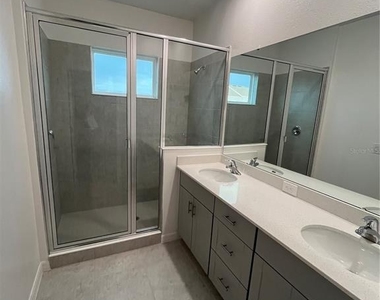 1500 Silver Lining Way - Photo Thumbnail 7