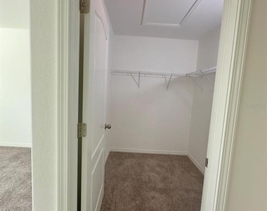 1335 Priory Circle - Photo Thumbnail 8