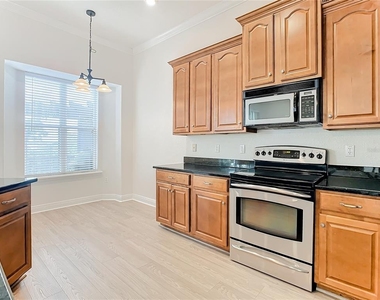 132 Orange Ave - Photo Thumbnail 7