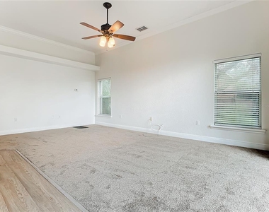 132 Orange Ave - Photo Thumbnail 4