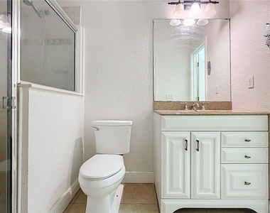 132 Orange Ave - Photo Thumbnail 16