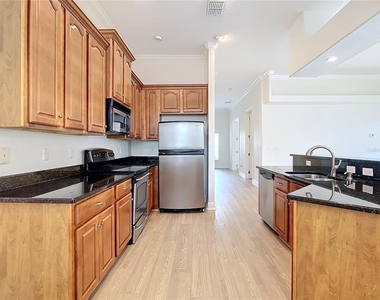 132 Orange Ave - Photo Thumbnail 10