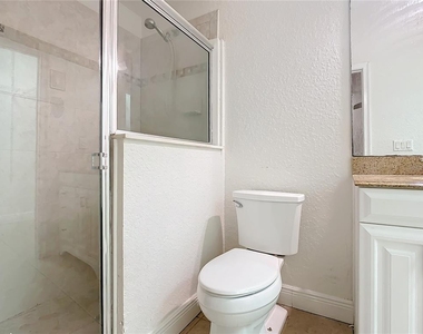 132 Orange Ave - Photo Thumbnail 17
