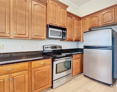 132 Orange Ave - Photo Thumbnail 6