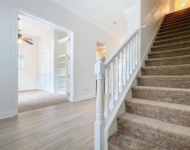 132 Orange Ave - Photo Thumbnail 2