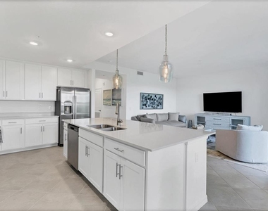 14161 Heritage Landing Boulevard - Photo Thumbnail 8