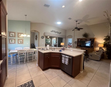 1717 Sunderland Drive - Photo Thumbnail 8