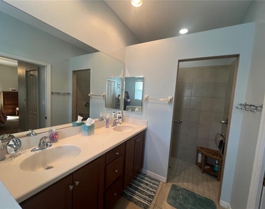 1717 Sunderland Drive - Photo Thumbnail 26