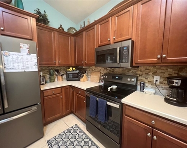 1717 Sunderland Drive - Photo Thumbnail 7