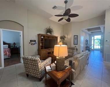 1717 Sunderland Drive - Photo Thumbnail 10