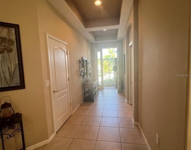 1717 Sunderland Drive - Photo Thumbnail 4