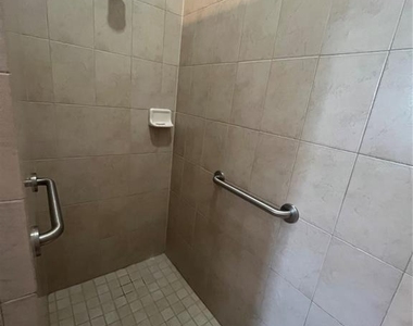 1717 Sunderland Drive - Photo Thumbnail 24