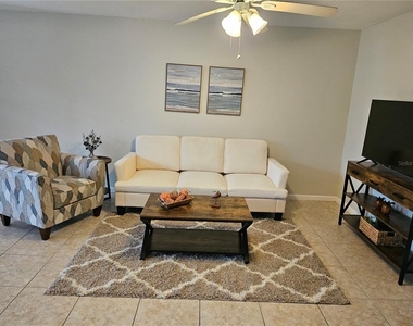 220 Park Boulevard N - Photo Thumbnail 3